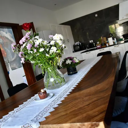 Secret - Rose 民宿 Tarxien